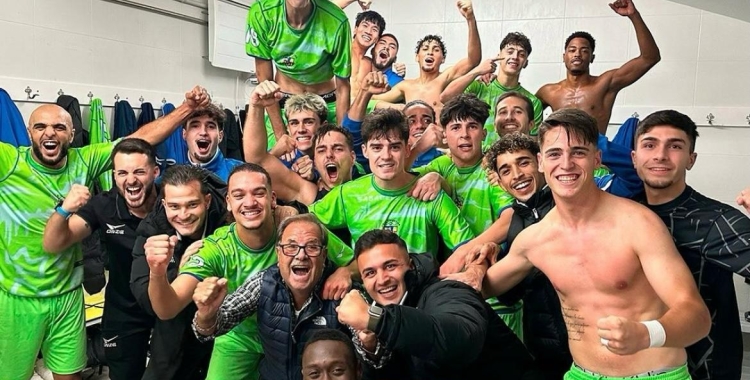 Celebració al vestuari de la victòria del Sabadell Nord